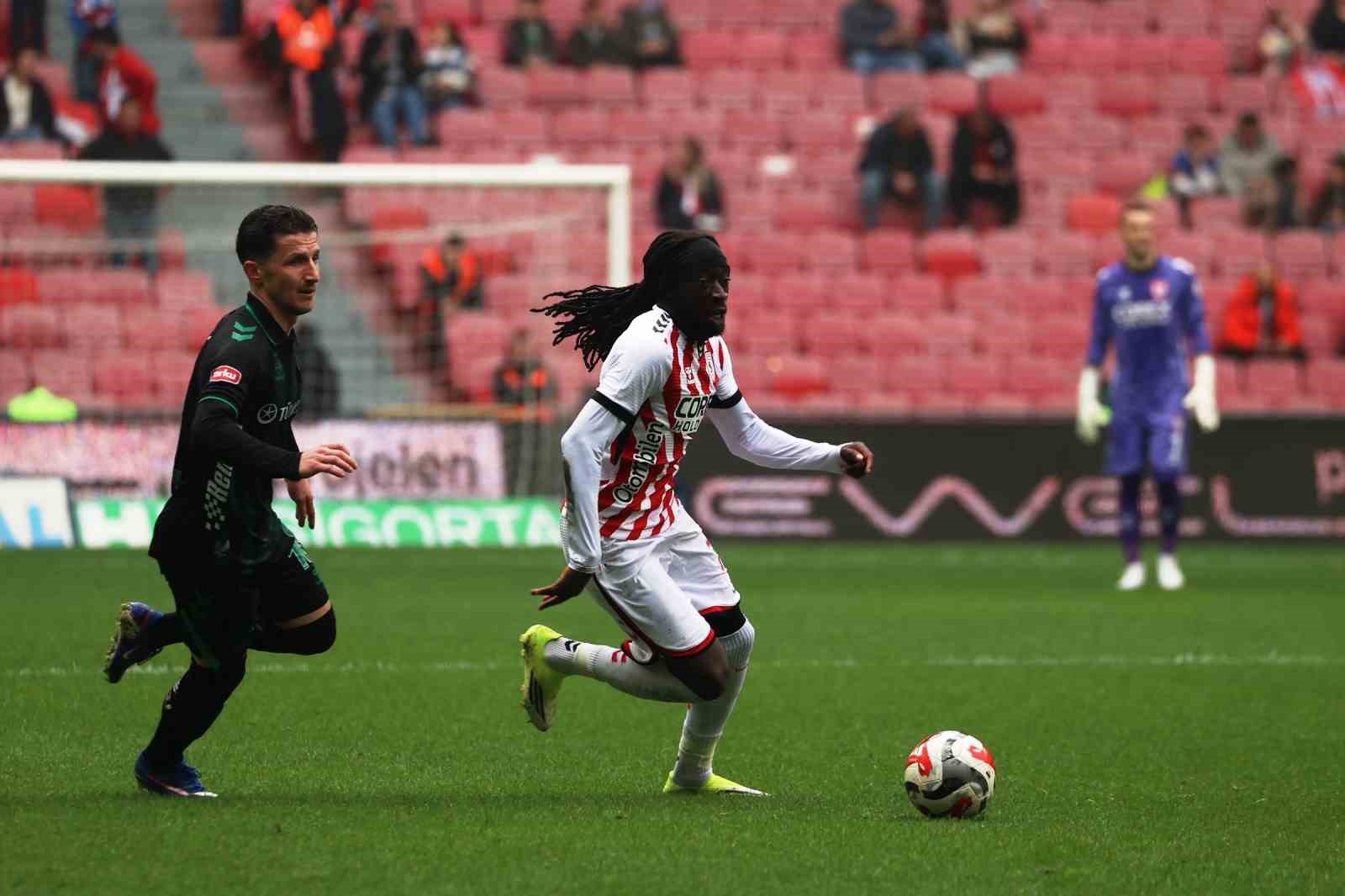 Trendyol Süper Lig: Samsunspor: 2 - Konyaspor: 2 (Maç sonucu)
