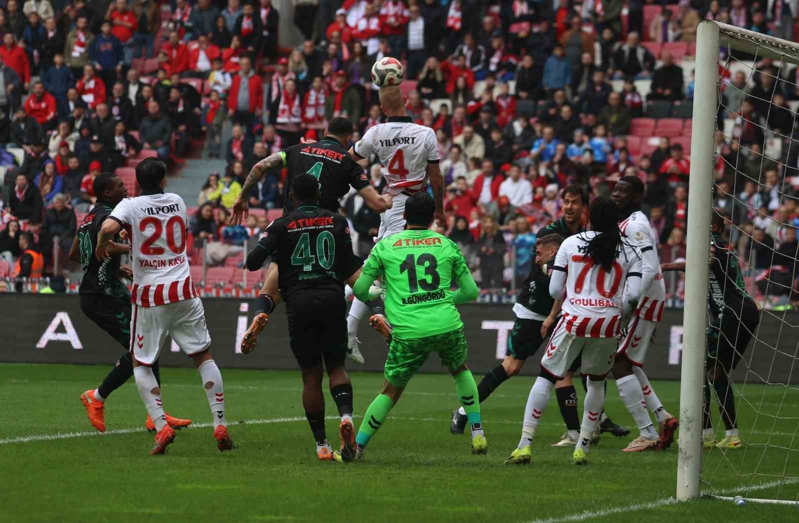 Trendyol Süper Lig: Samsunspor: 2 - Konyaspor: 2 (Maç sonucu)
