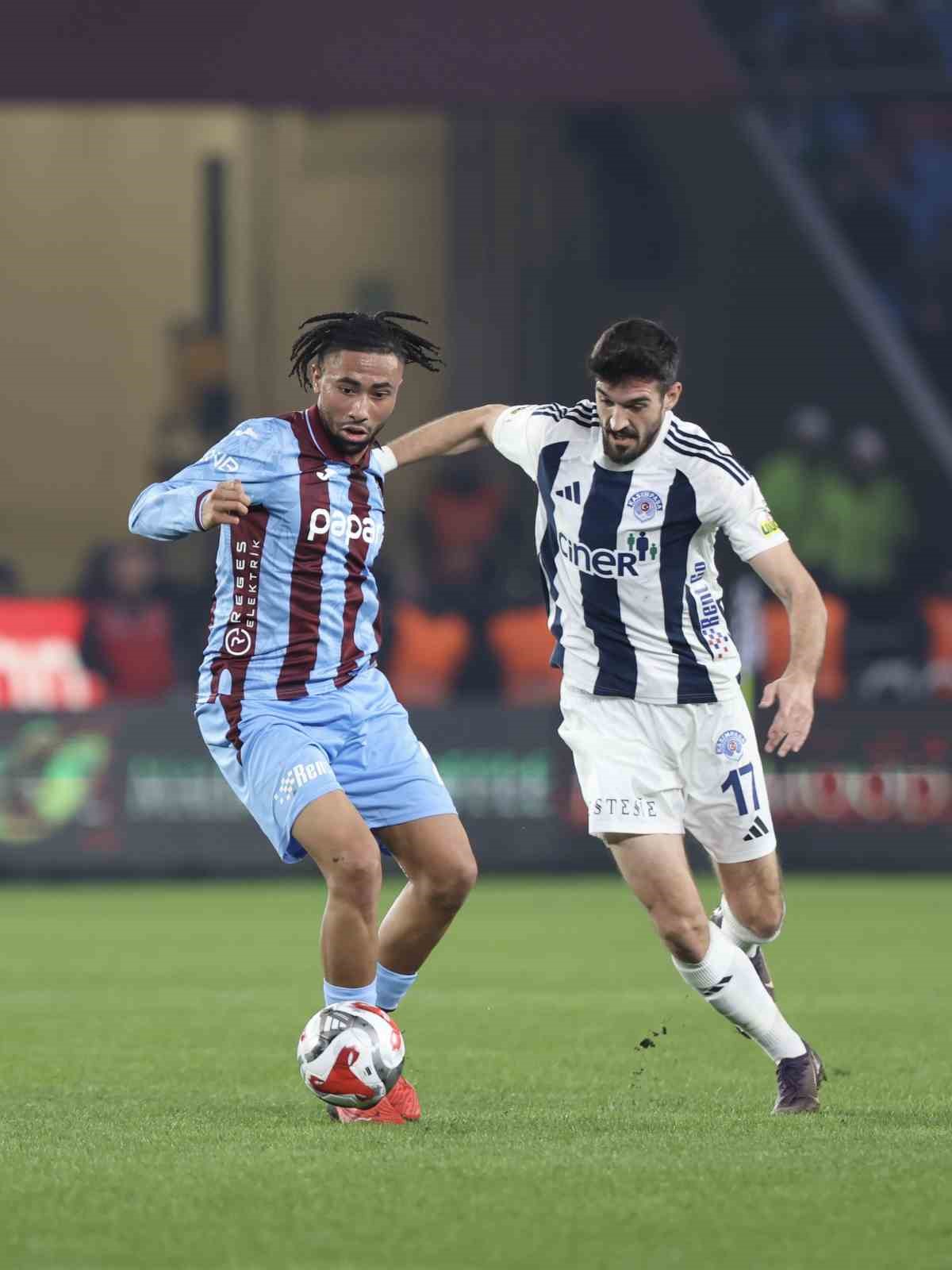 Trendyol Süper Lig: Trabzonspor: 0 - Kasımpaşa: 0 (İlk yarı)

