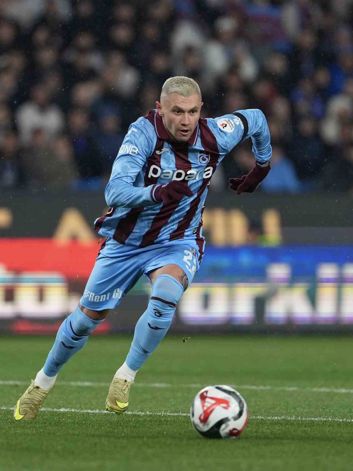 Trendyol Süper Lig: Trabzonspor: 0 - RAMS Başakşehir: 0 (İlk yarı)
