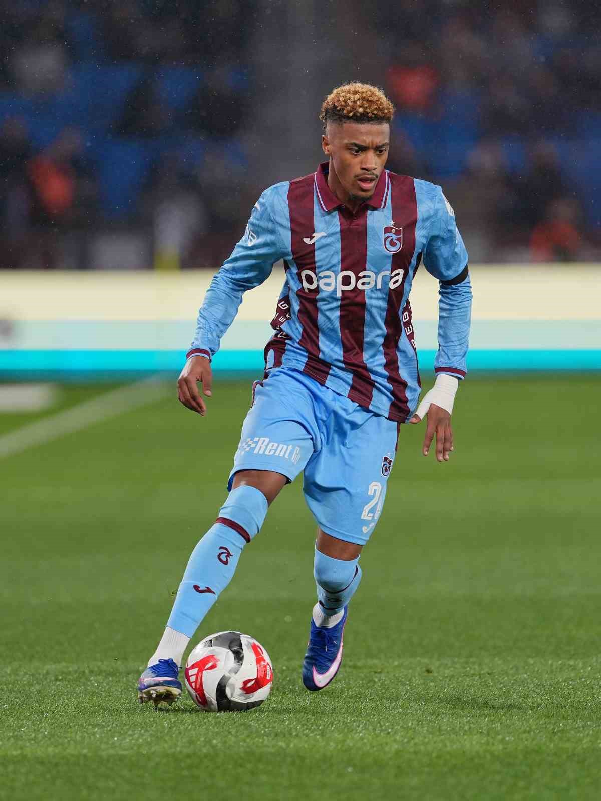 Trendyol Süper Lig: Trabzonspor: 0 - RAMS Başakşehir: 0 (İlk yarı)
