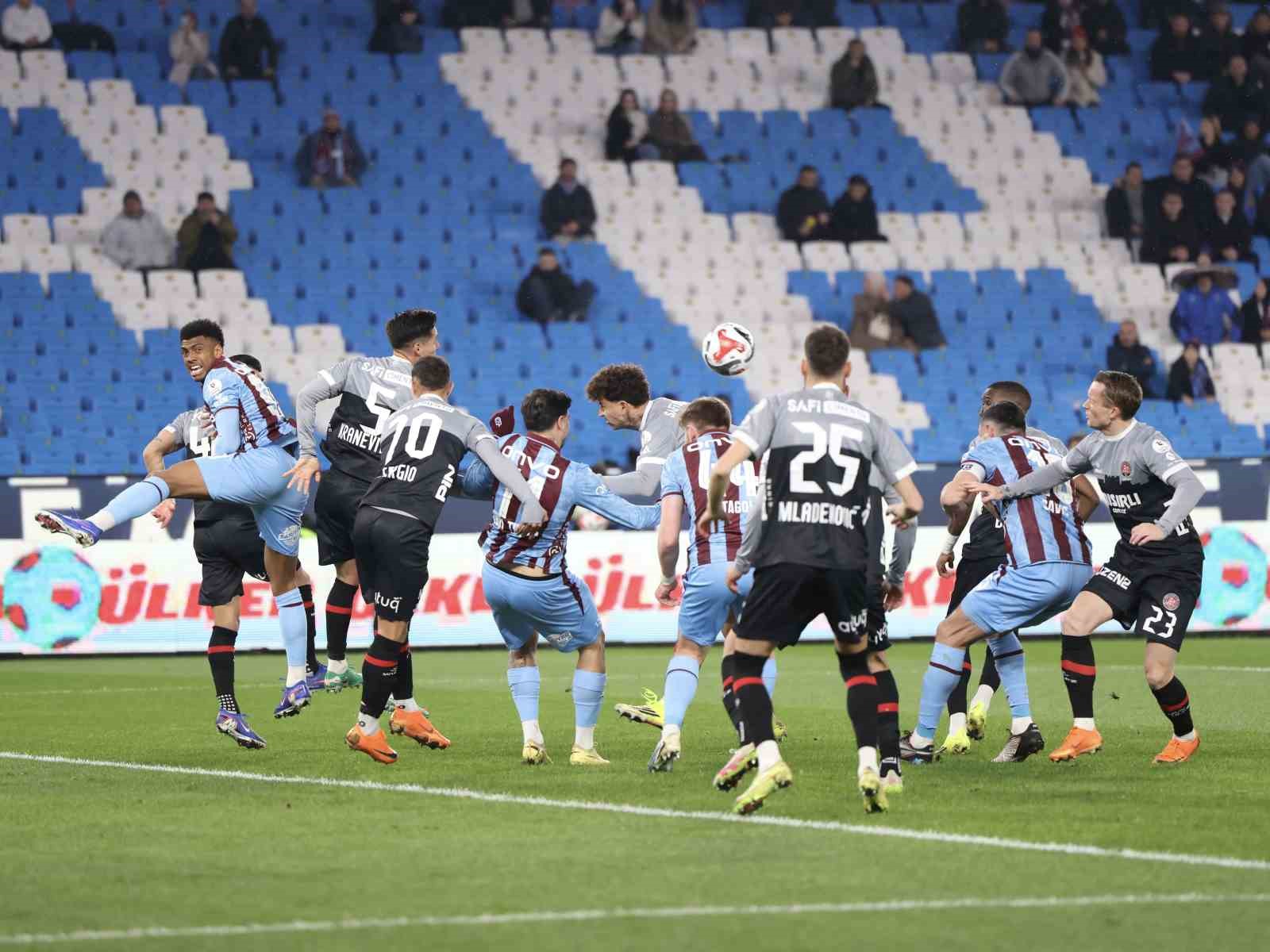 Trendyol Süper Lig: Trabzonspor: 1 - Fatih Karagümrük: 1 (İlk yarı)
Trendyol Süper Lig: Trabzonspor: 1 - Fatih Karagümrük: 1 (İlk yarı)