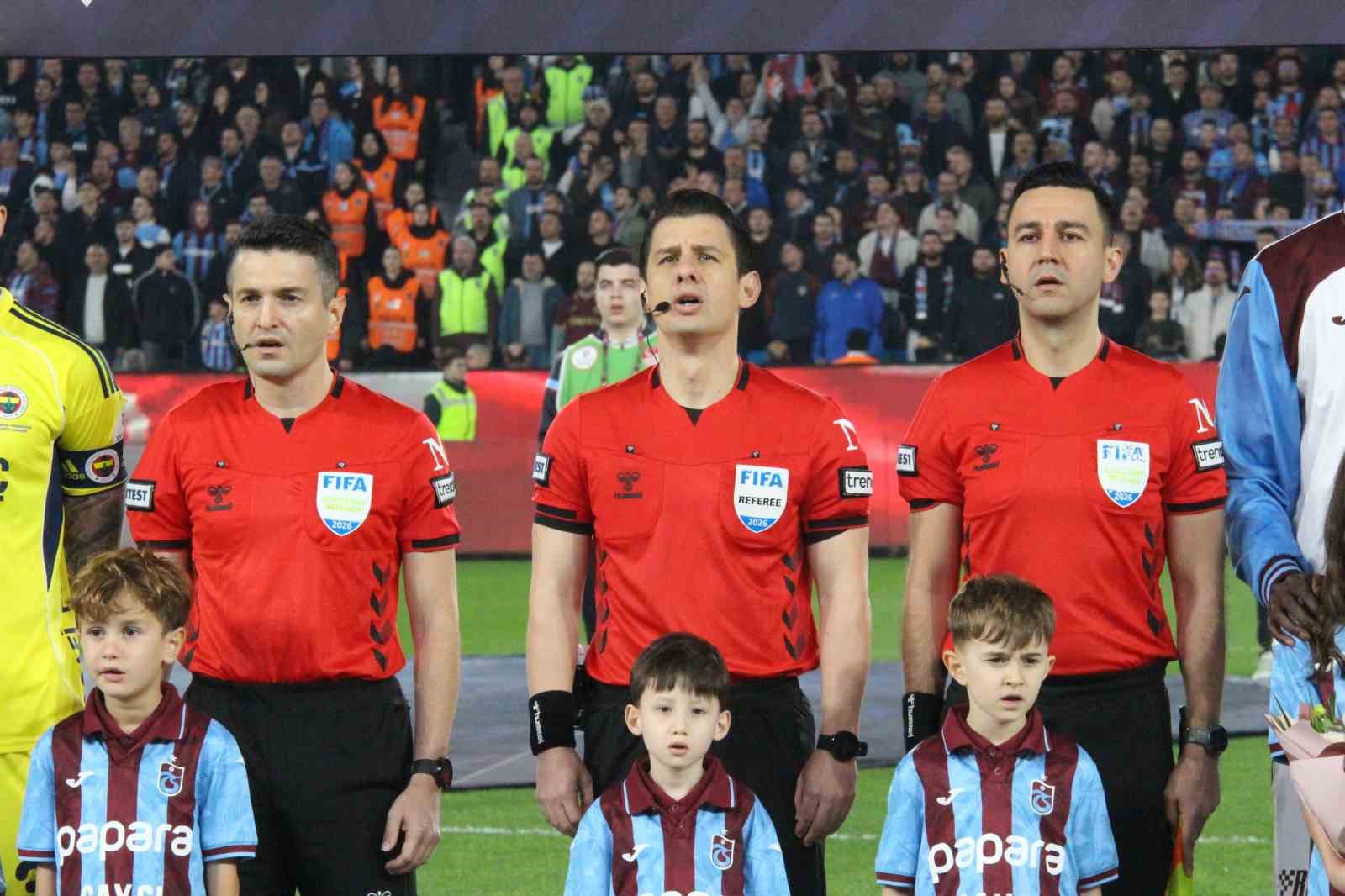 Trendyol Süper Lig: Trabzonspor: 1 - Fenerbahçe: 1 (Maç devam ediyor)
