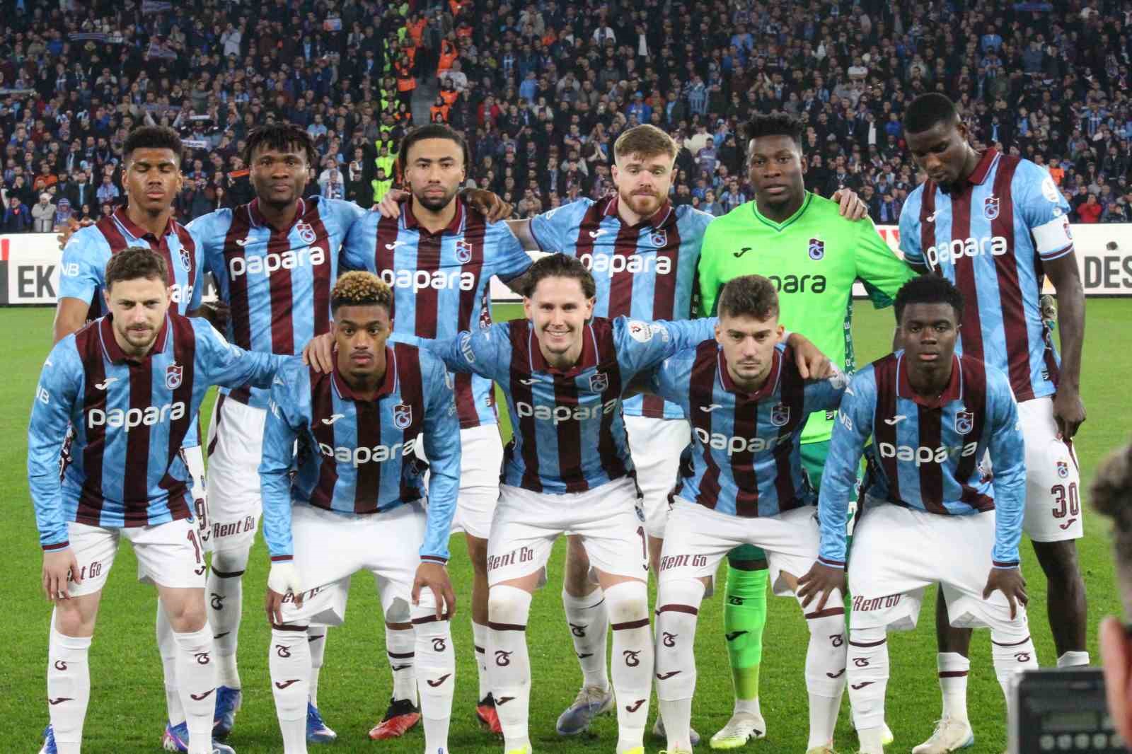 Trendyol Süper Lig: Trabzonspor: 1 - Fenerbahçe: 1 (Maç devam ediyor)

