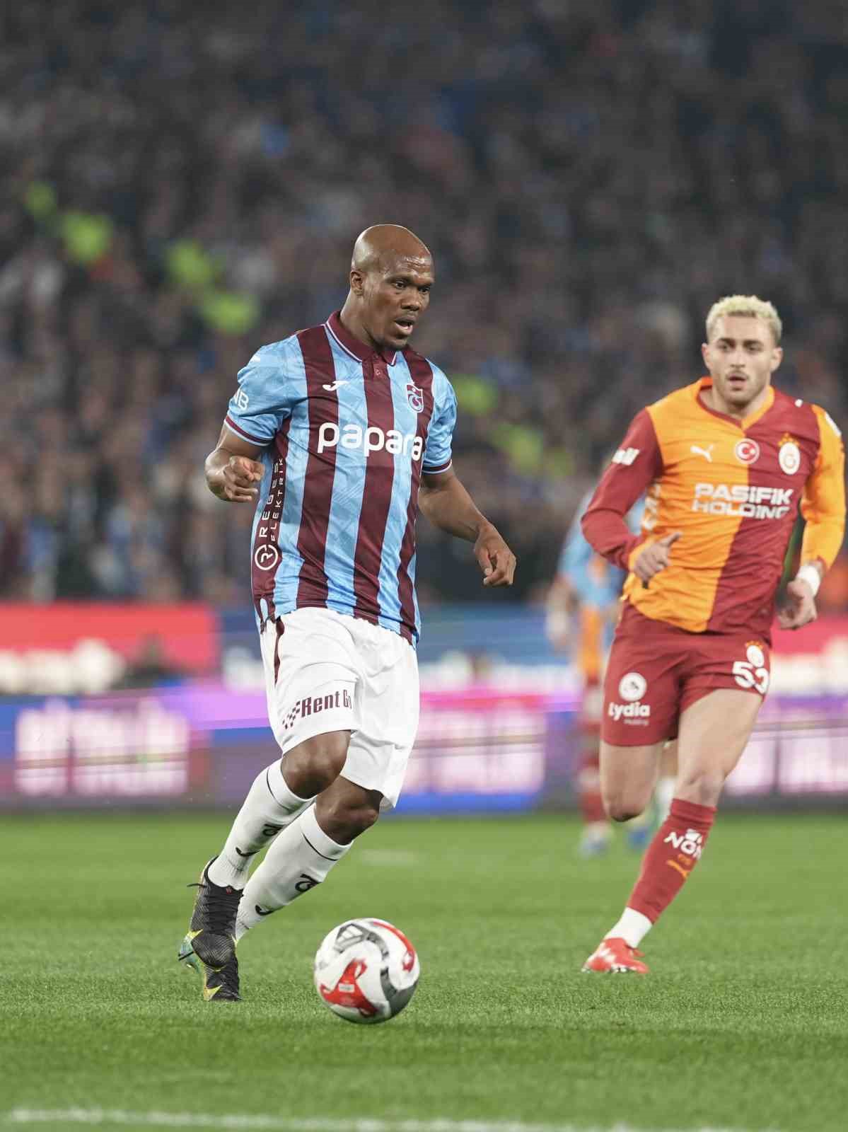 Trendyol Süper Lig: Trabzonspor: 1 - Galatasaray: 0 (İlk yarı)
