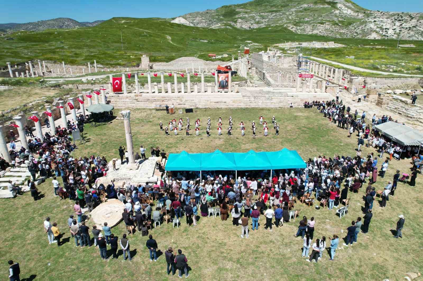 Tripolis Antik Kenti çocukların bayramına ev sahipliği yaptı
