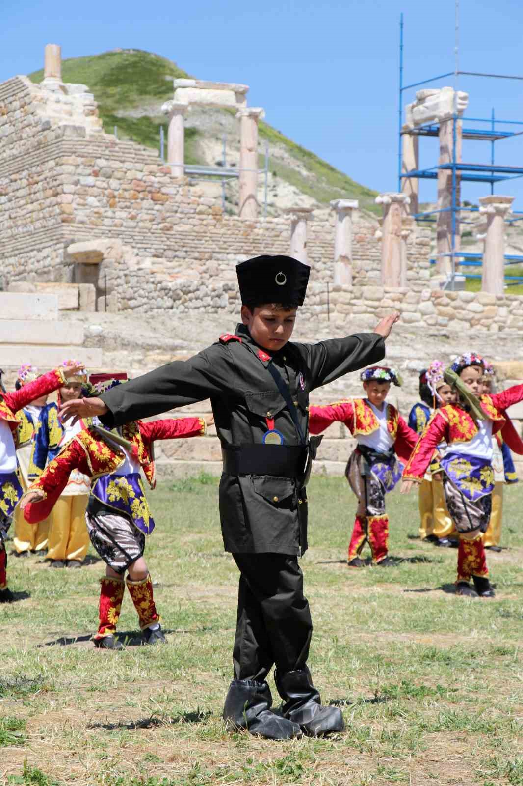 Tripolis Antik Kenti çocukların bayramına ev sahipliği yaptı
