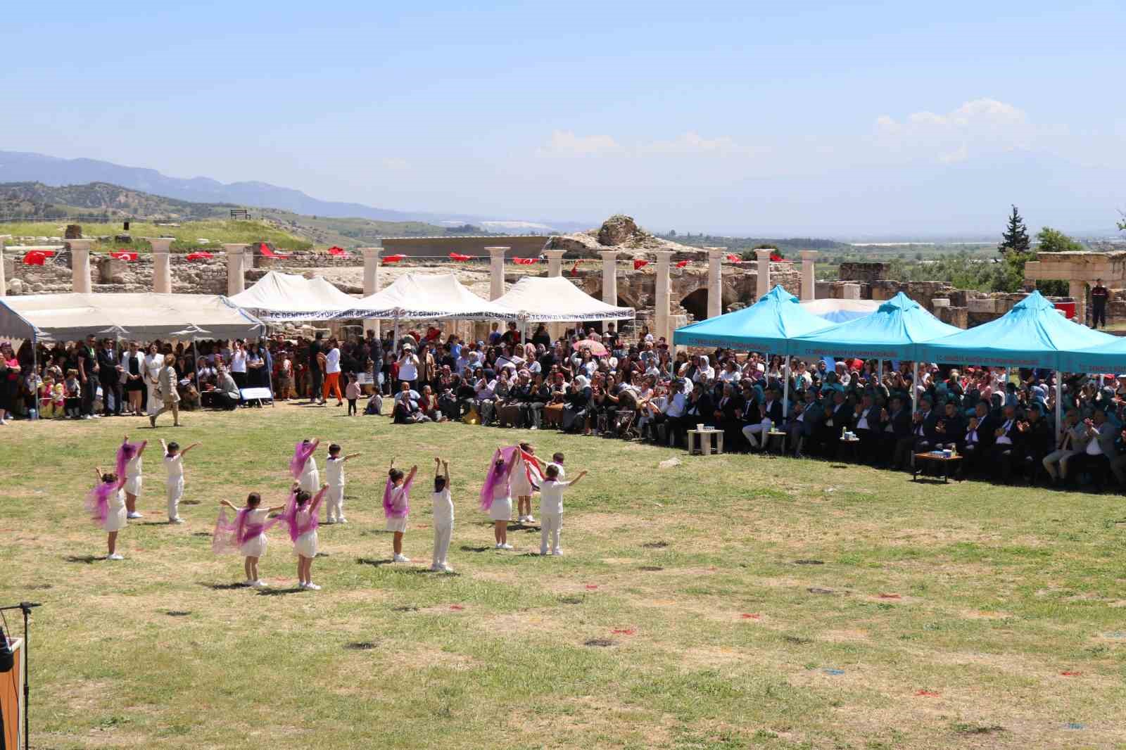 Tripolis Antik Kenti çocukların bayramına ev sahipliği yaptı
