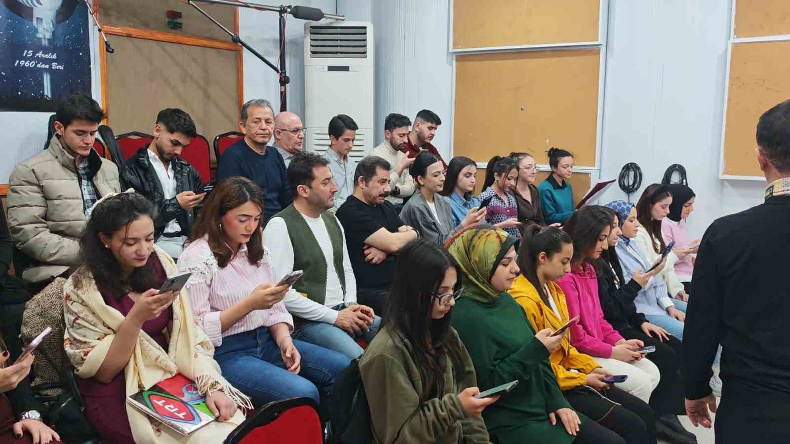 TRT Erzurum Radyosu’nda ustalar ile gençler buluştu
