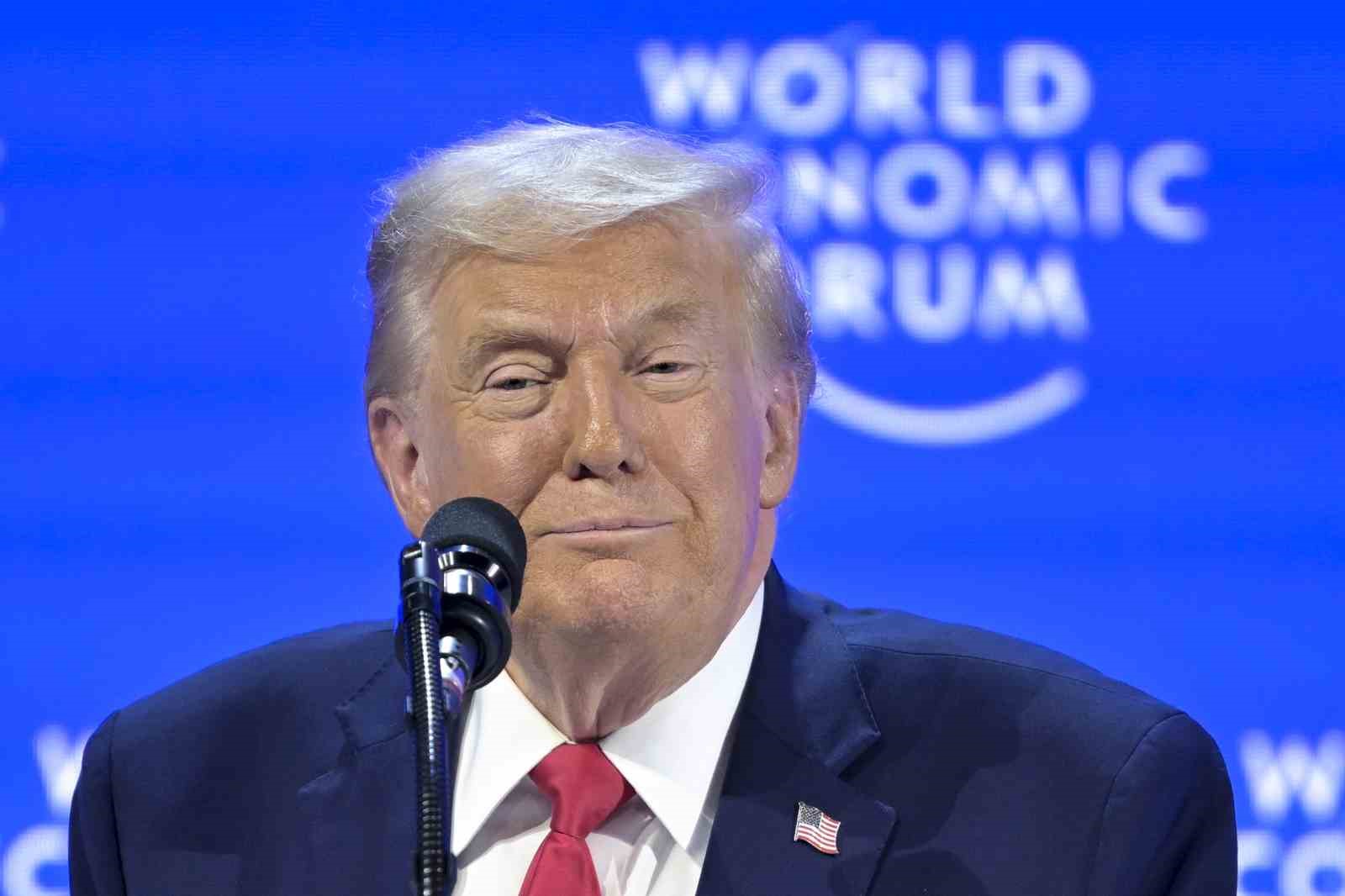 Trump: "(Grönland) Bana kötü biri diyorlar ama tek istediğim bir parça buz"
