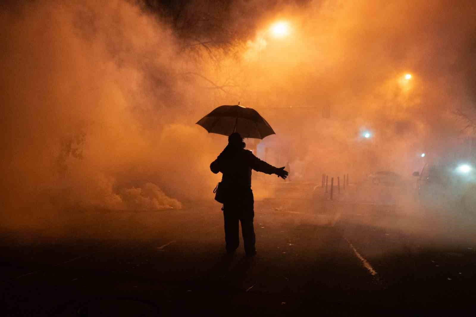 Trump, Minnesota’daki protestoları bastırmak için askeri güç kullanmakla tehdit etti
