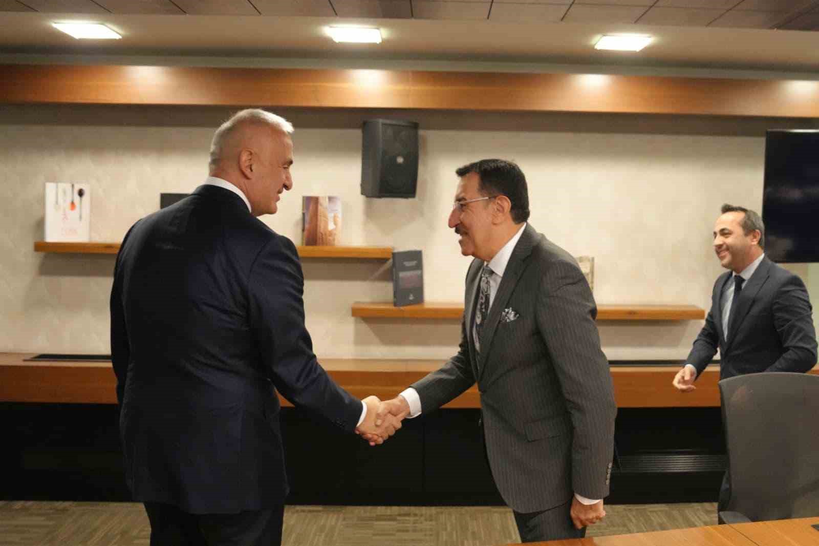 Tüfenkci: "Malatya ve çevresi için yeni bir turizm rotası oluşturulacak"
Tüfenkci: "Malatya ve çevresi için yeni bir turizm rotası oluşturulacak"