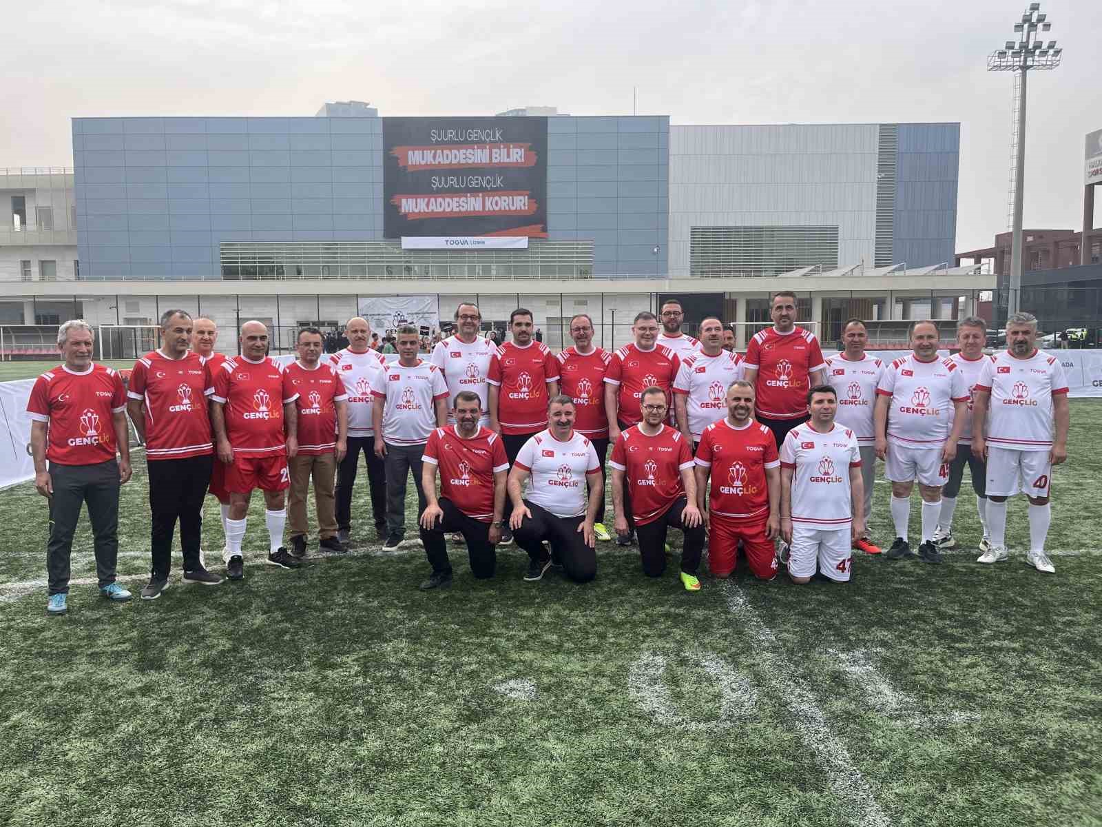 TÜGVA İzmir liseler arası ’Gençlig’ futbol turnuvası heyecanı başladı
