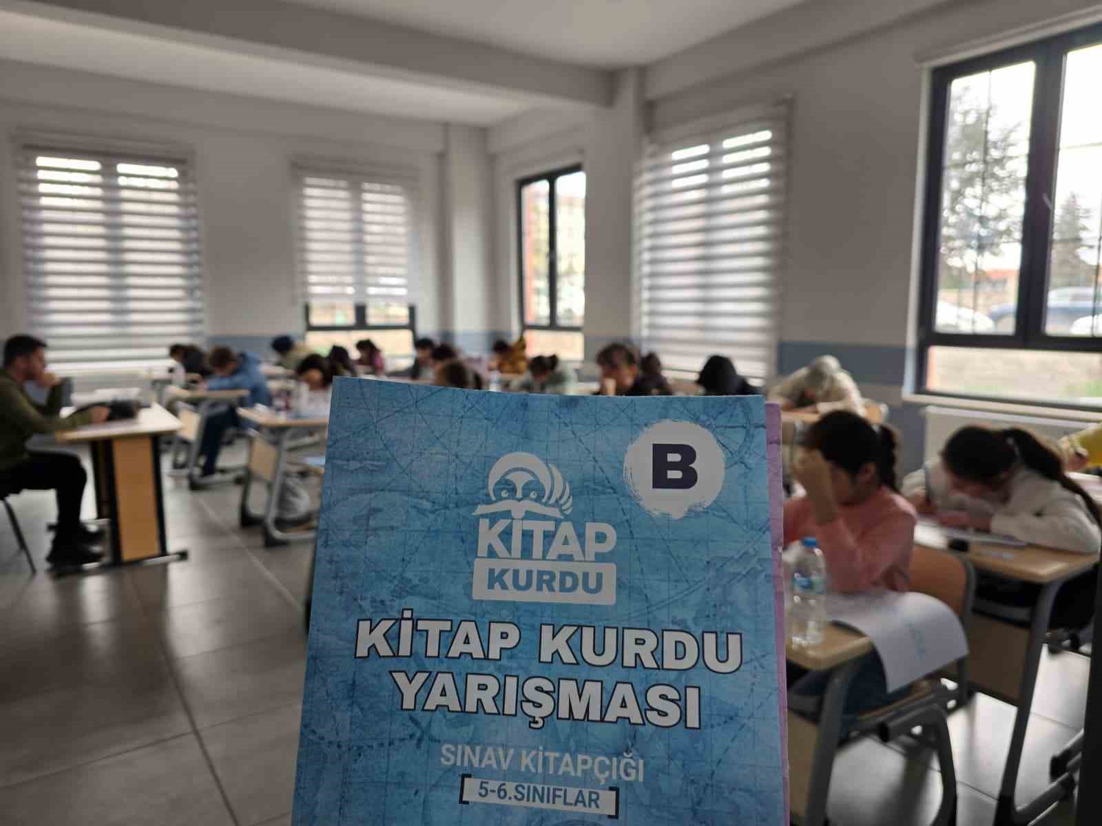 TÜGVA’nın ’Kitap Kurdu’ sınavı Eskişehir’de tamamlandı
