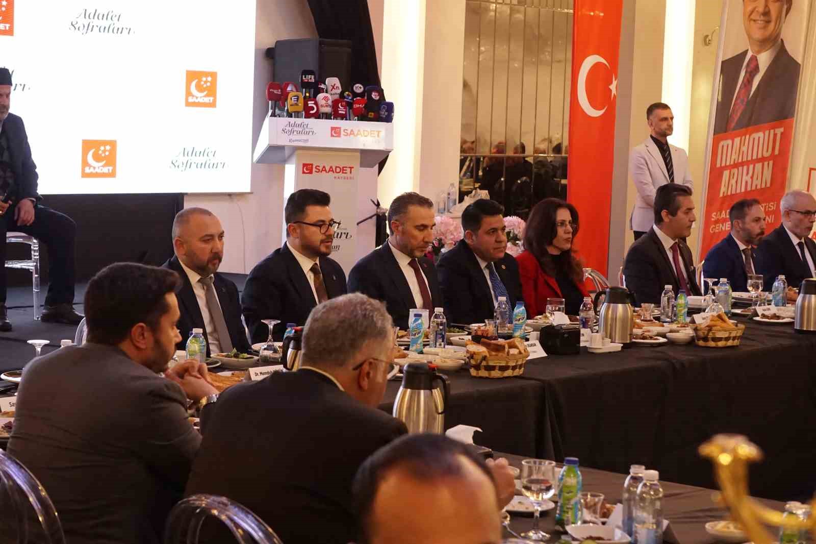 Tüm siyasiler SP’de buluştu
