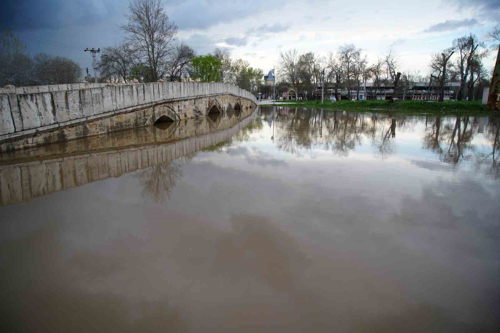 Tunca Nehri taştı, Sarayiçi havadan görüntülendi
