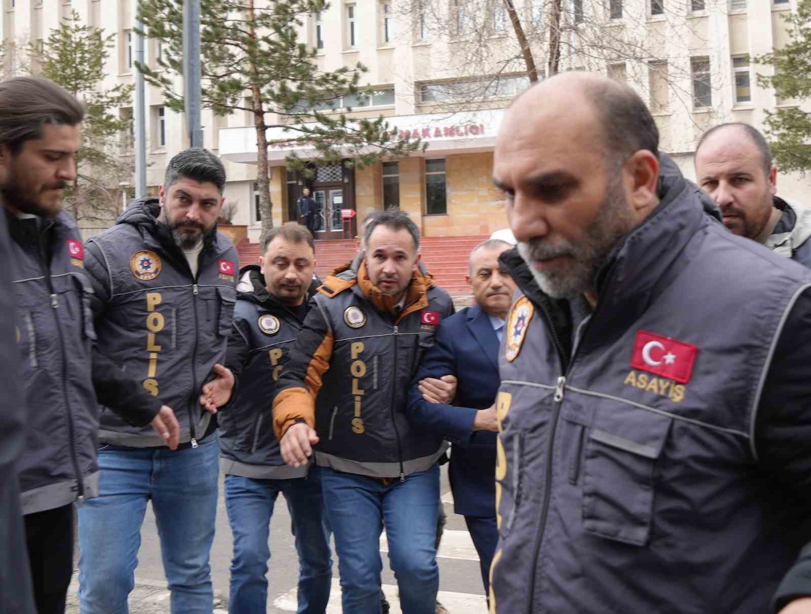 Tuncay Sonel Erzurum Adliyesi’ne sevk edildi
