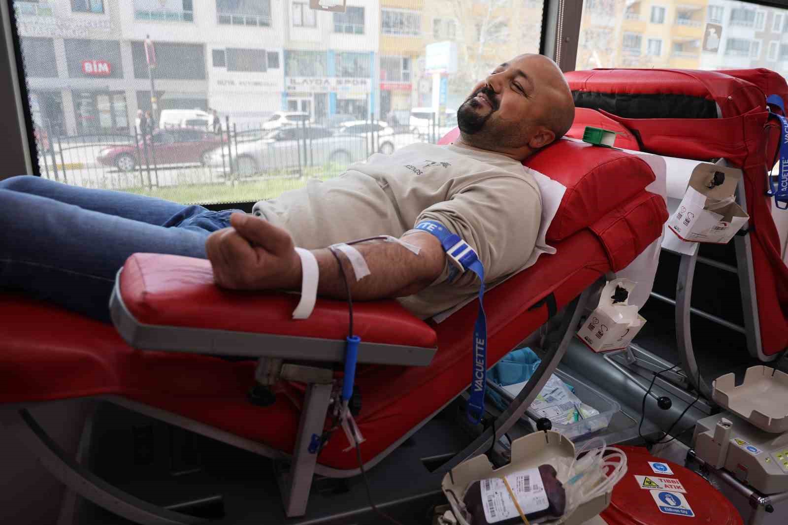 Tunceli Türk Kızılay’ından çocuklara şenlik, büyüklere bağış etkinliği
