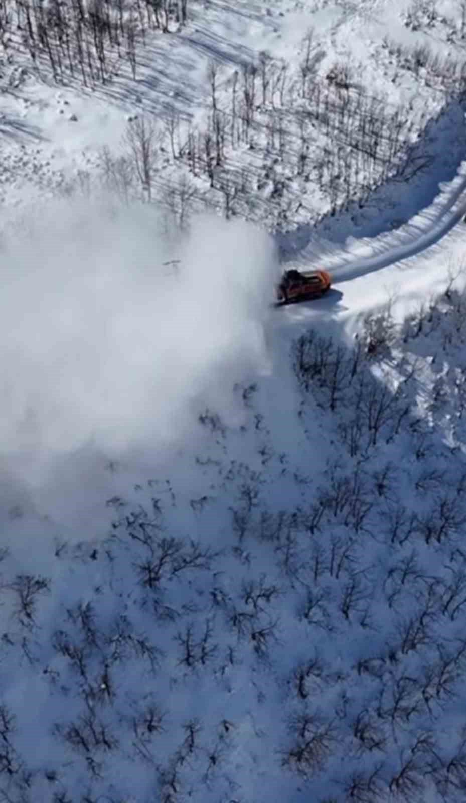 Tunceli’de 135 köy yolu ulaşıma kapandı, ekiplerin çalışması sürüyor
