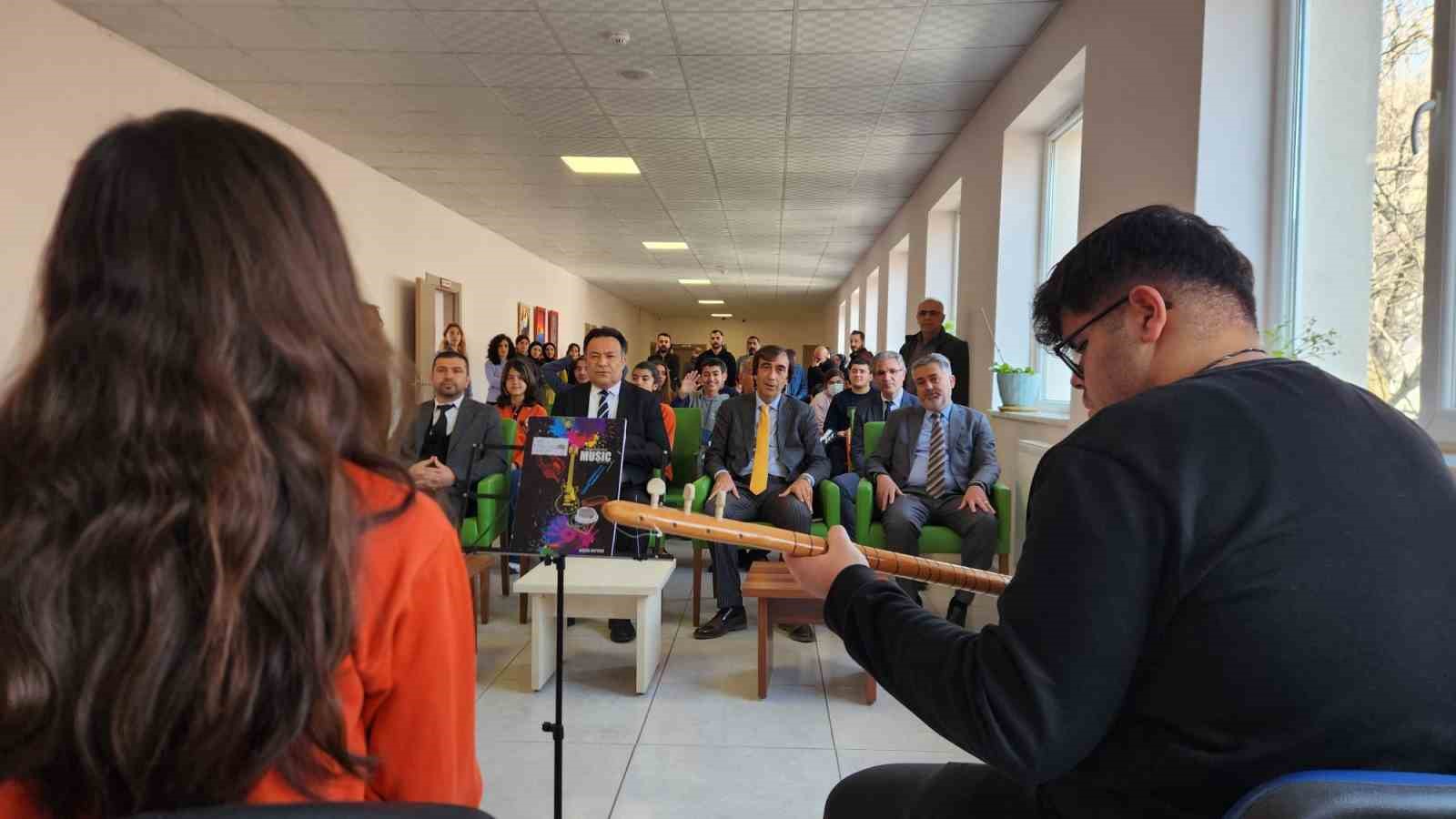 Tunceli’de akran dayanışması
