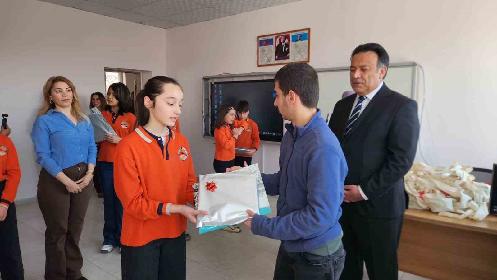 Tunceli’de akran dayanışması
