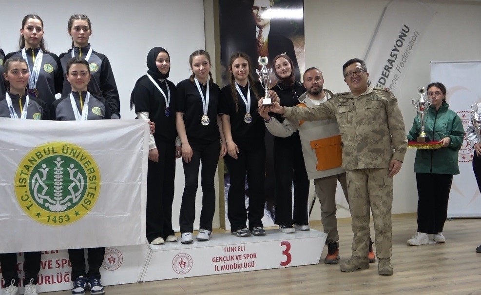 Tunceli’de düzenlenen Türkiye Rafting Şampiyonası son erdi
Tunceli’de düzenlenen Türkiye Rafting Şampiyonası son erdi