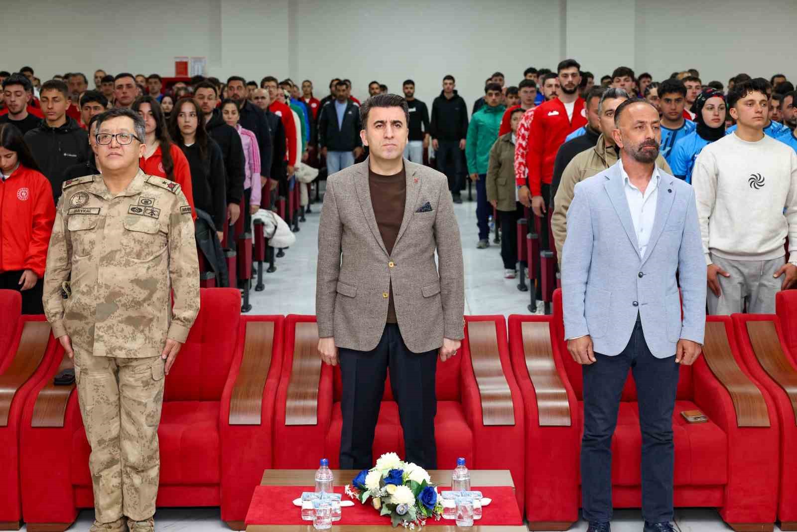 Tunceli’de düzenlenen Türkiye Rafting Şampiyonası son erdi
Tunceli’de düzenlenen Türkiye Rafting Şampiyonası son erdi