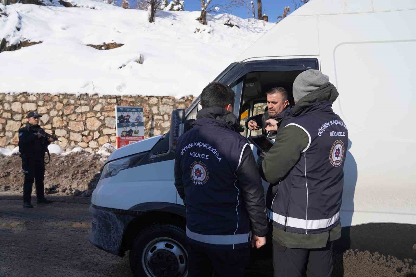 Tunceli’de düzensiz göçle mücadelede huzur uygulaması yapıldı
