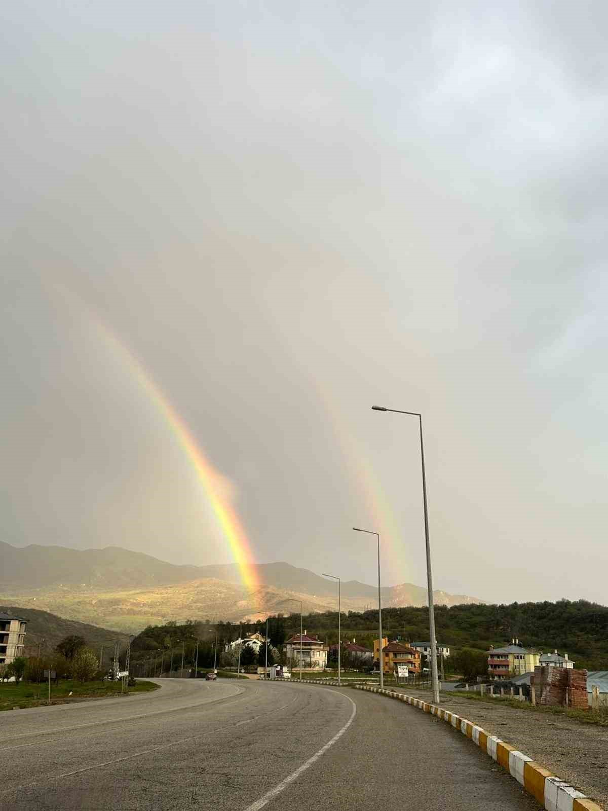Tunceli’de gökkuşağı görsel şölen sundu

