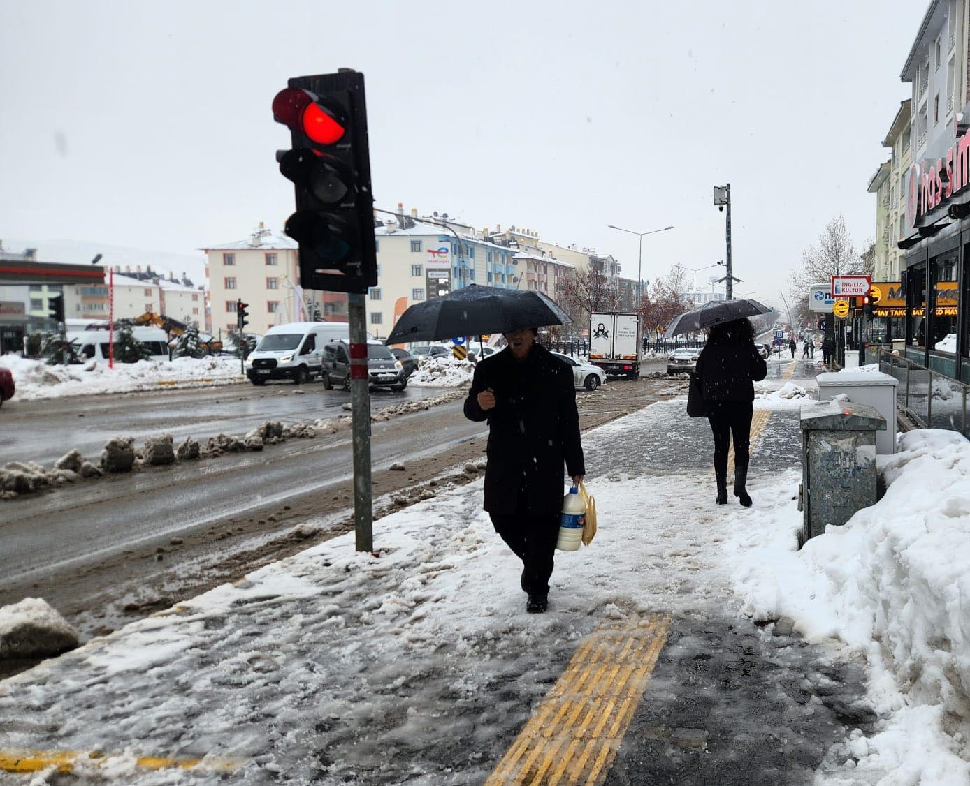Tunceli’de karla karışık yağmur etkili oldu
