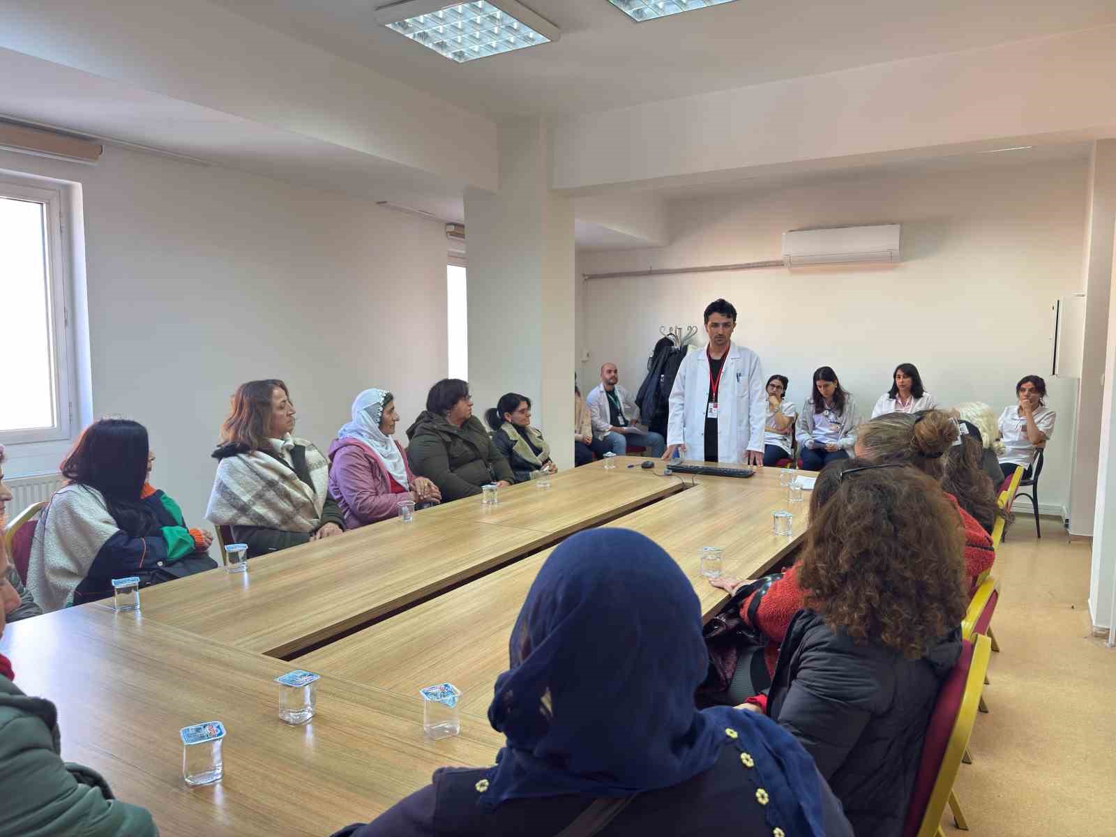 Tunceli’de "Menopoz Okulu" hizmete başladı
Tunceli’de "Menopoz Okulu" hizmete başladı