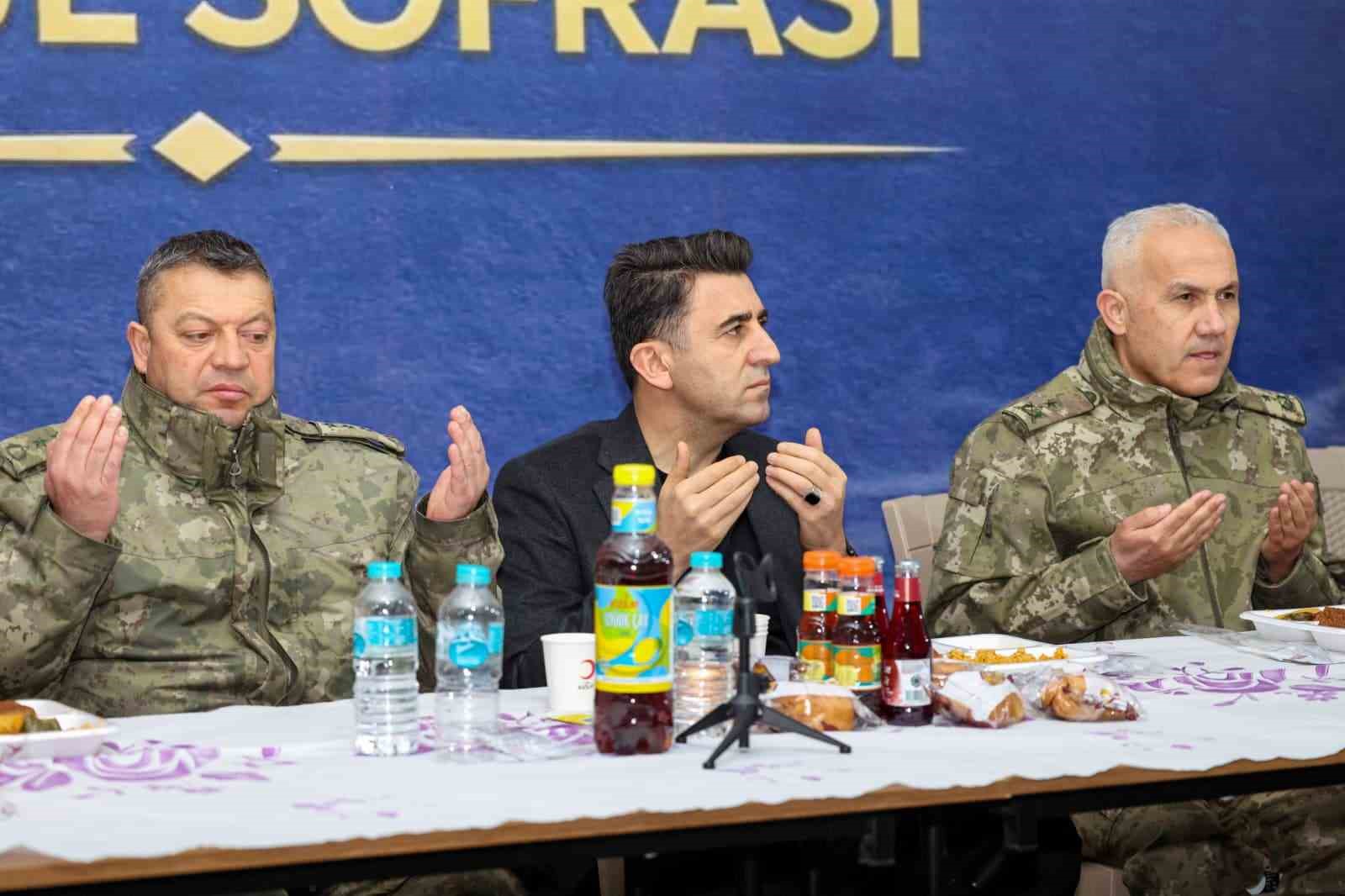Tunceli’de Ramazan çadırı kuruldu, ilk iftar yapıldı
