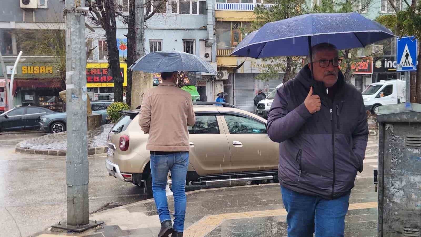 Tunceli’de sağanak yağış etkili oldu
