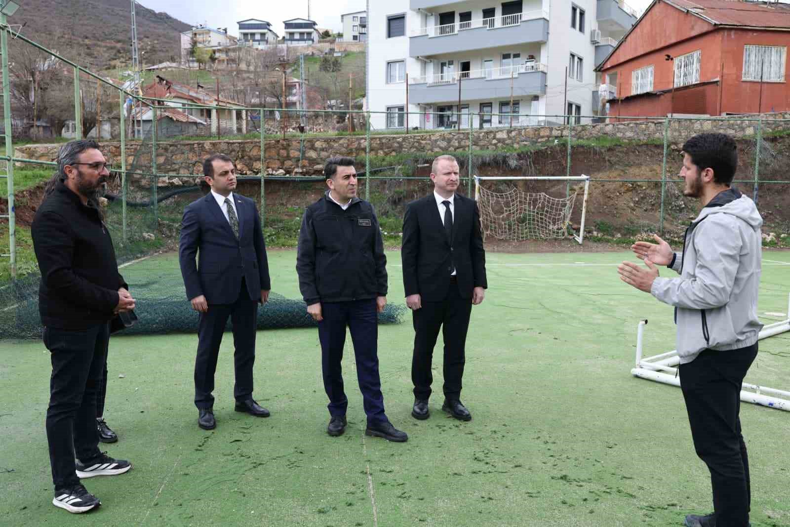 Tunceli’de spor alanları yenileniyor
