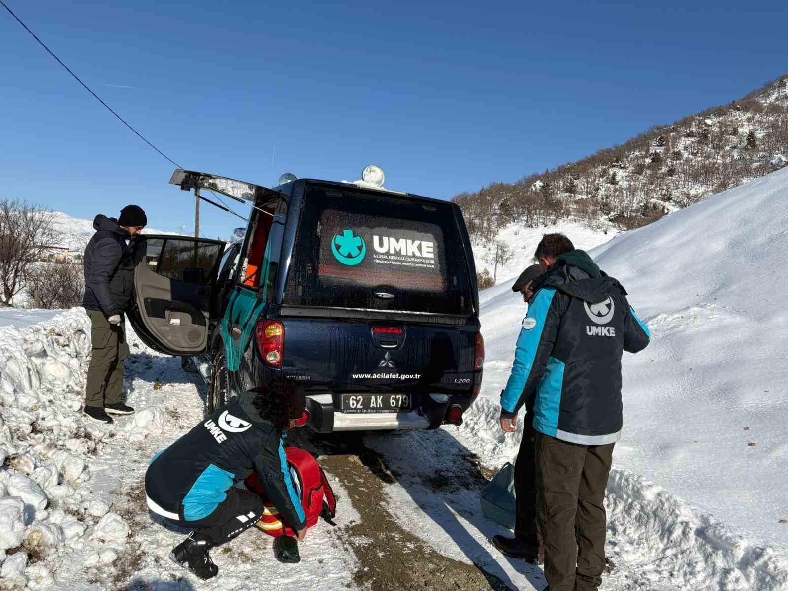 Tunceli’de UMKE ekipleri diyaliz hastası için seferber oldu
