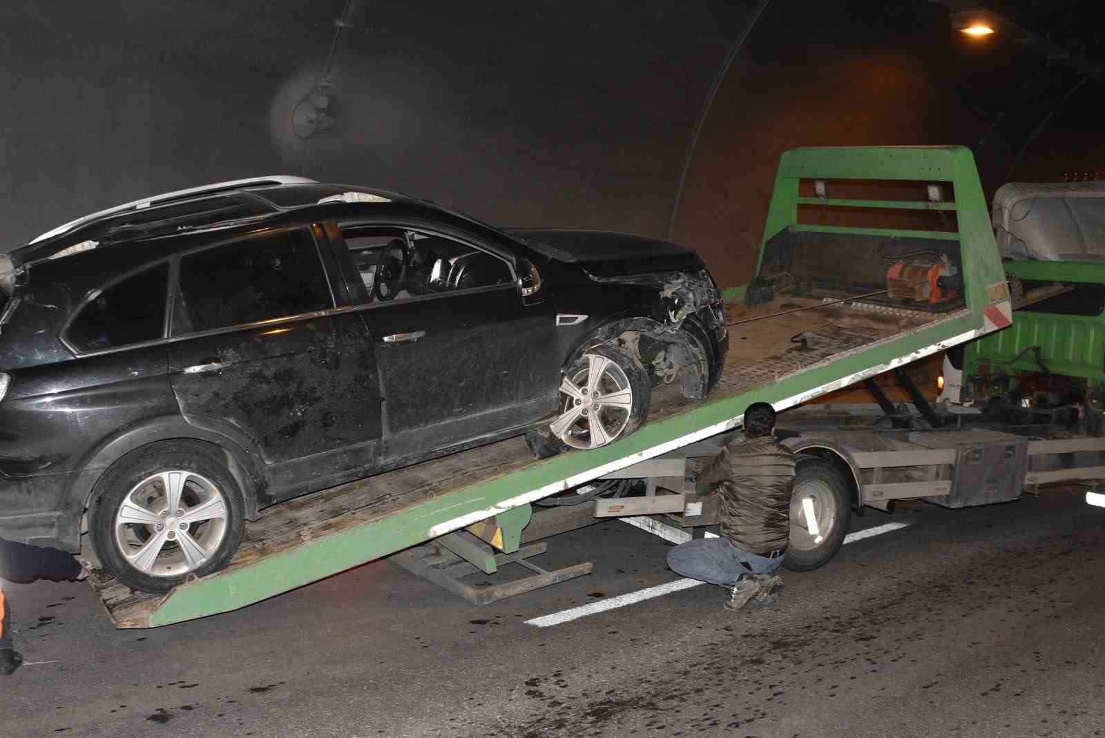 Tünelde kaza, 2 kişi yaralandı
