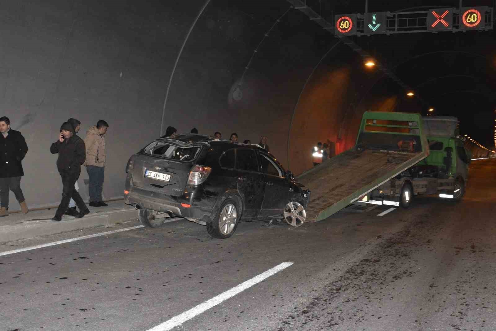 Tünelde kaza, 2 kişi yaralandı
