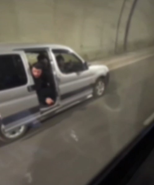 Tünelde müzik açıp araçtan inerek dans eden sürücüye 180 bin TL ceza
