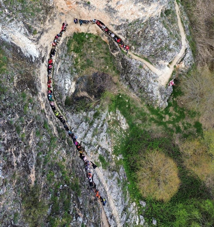 TURBELDAK’tan Ulubey Kanyonu’nda nefes kesen doğa yürüyüşü
