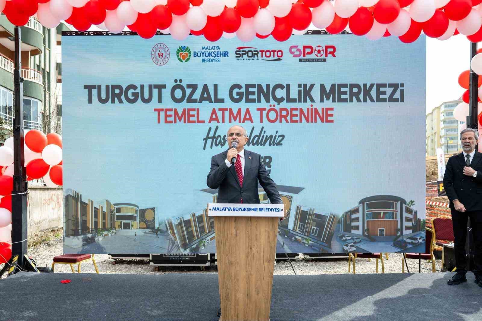 Turgut Özal Gençlik Merkezi’nin temeli atıldı
