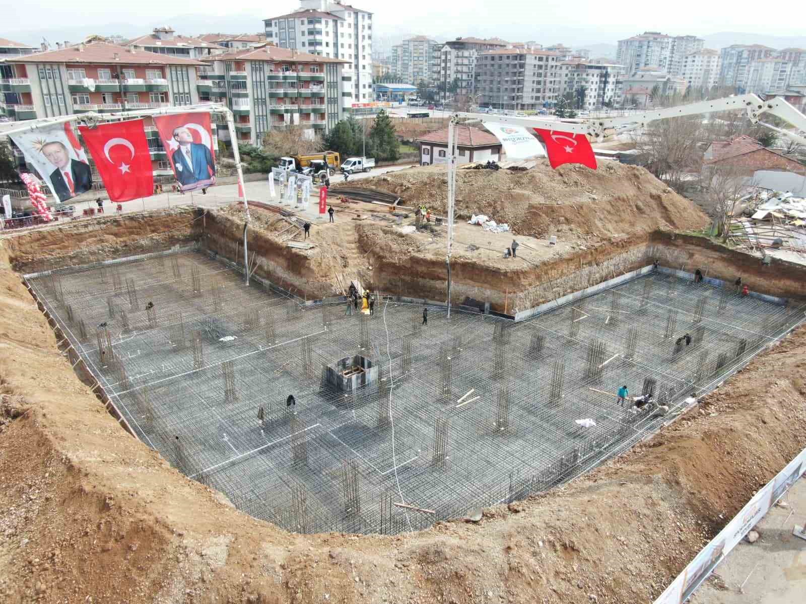 Turgut Özal Gençlik Merkezi’nin temeli atıldı
