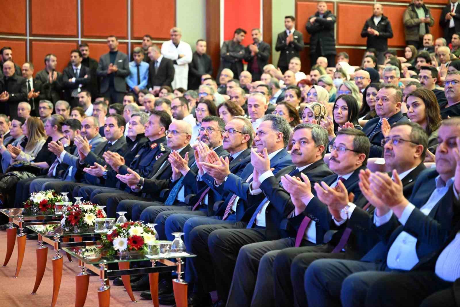 Turgut Özal Tıp Merkezi’nin yenilenen Acil Servisi hizmete açıldı
