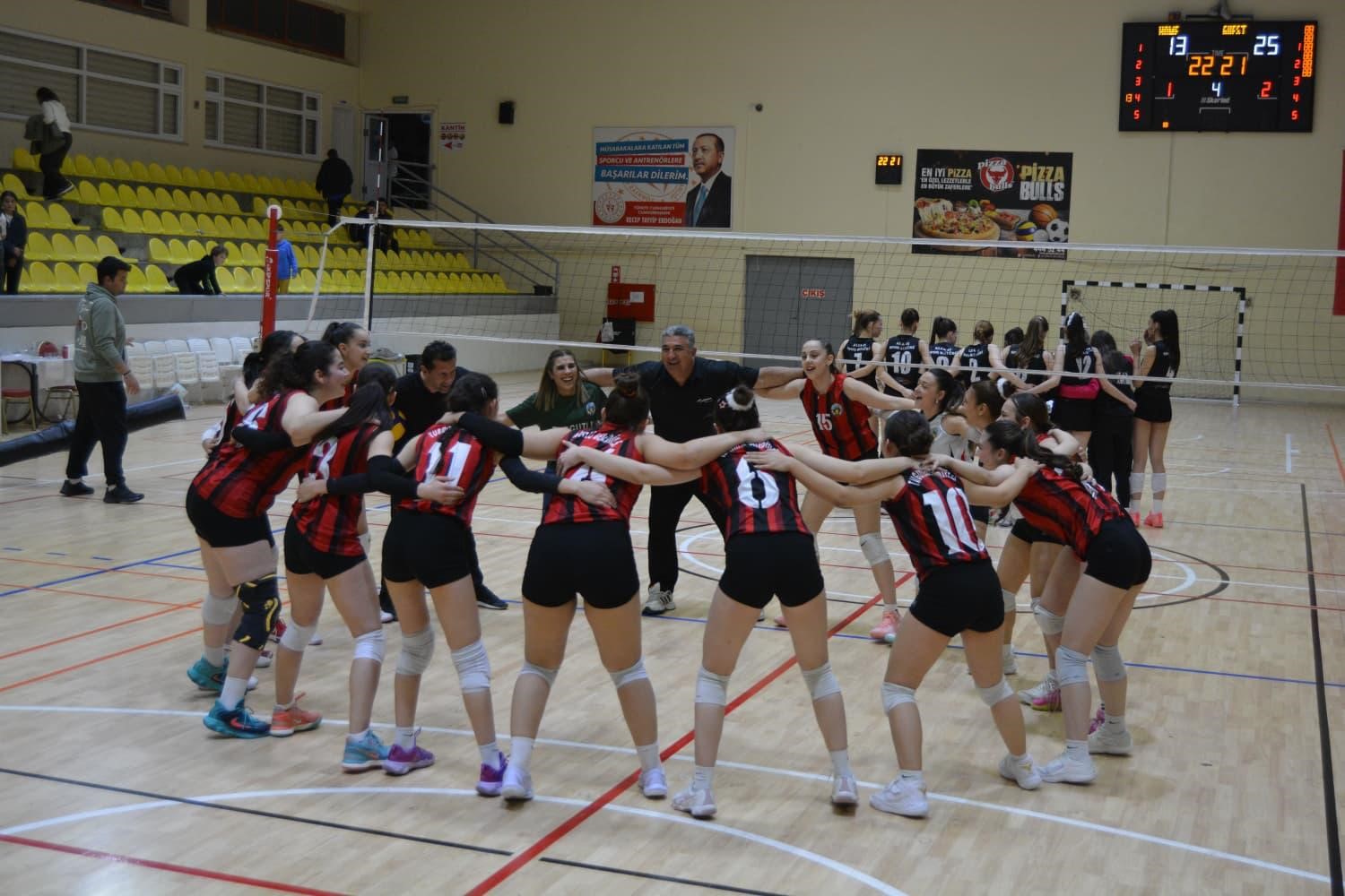 Turgutlu Belediyesi U17 Voleybol Takımı Manisa 2’ncisi
