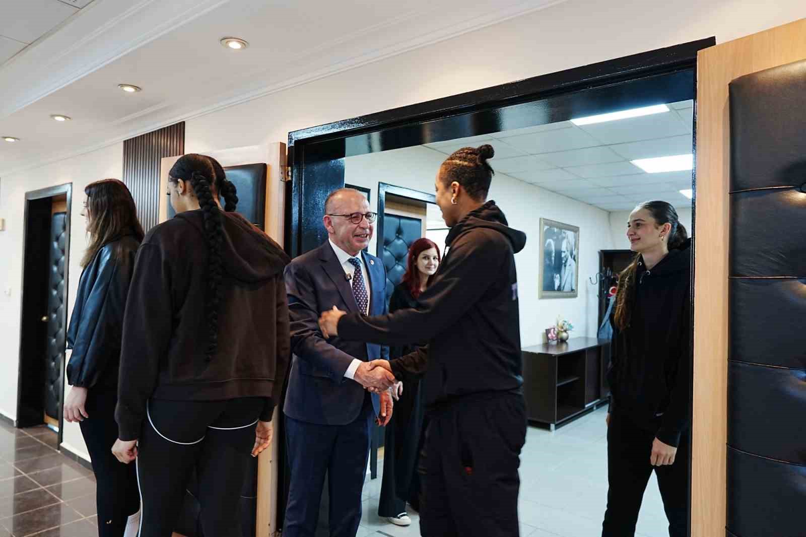 Turgutlu Belediyesinde geleneksel bayramlaşma töreni
