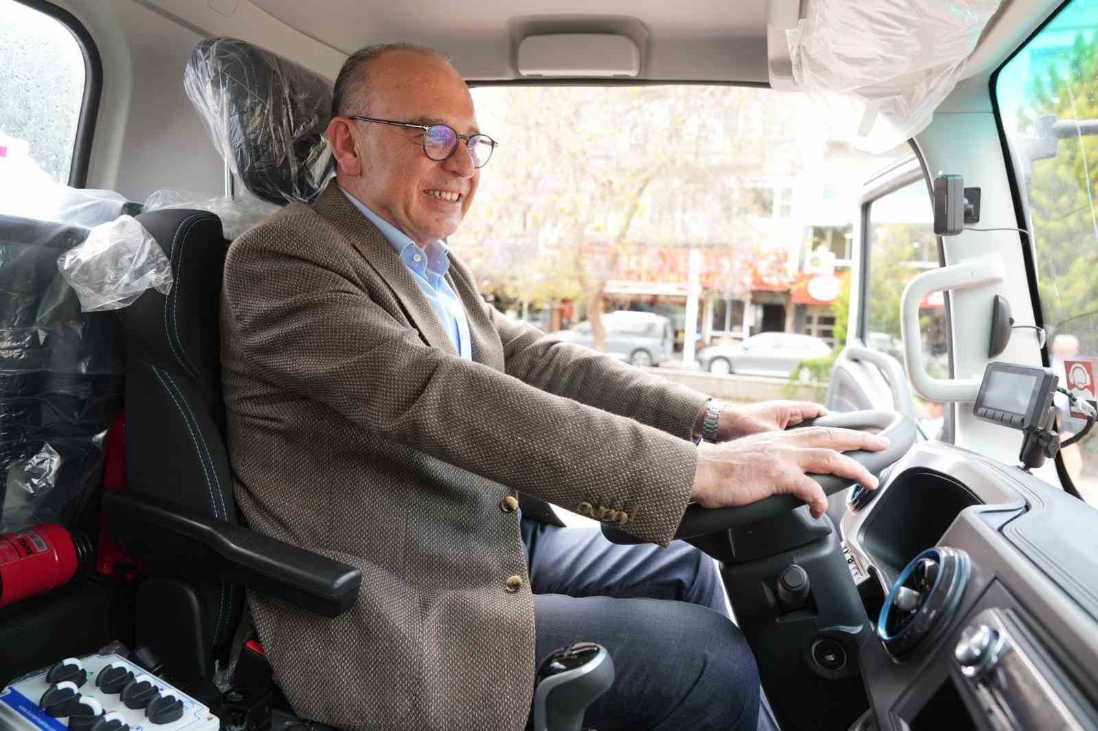 Turgutlu Belediyesinin araç filosuna TBB’den önemli destek
