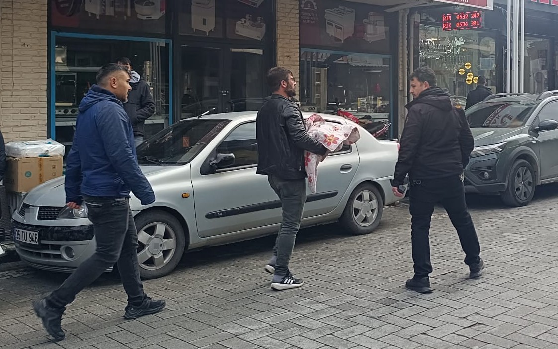 Turgutlu’da 3 aylık bebek yatağında ölü bulundu
