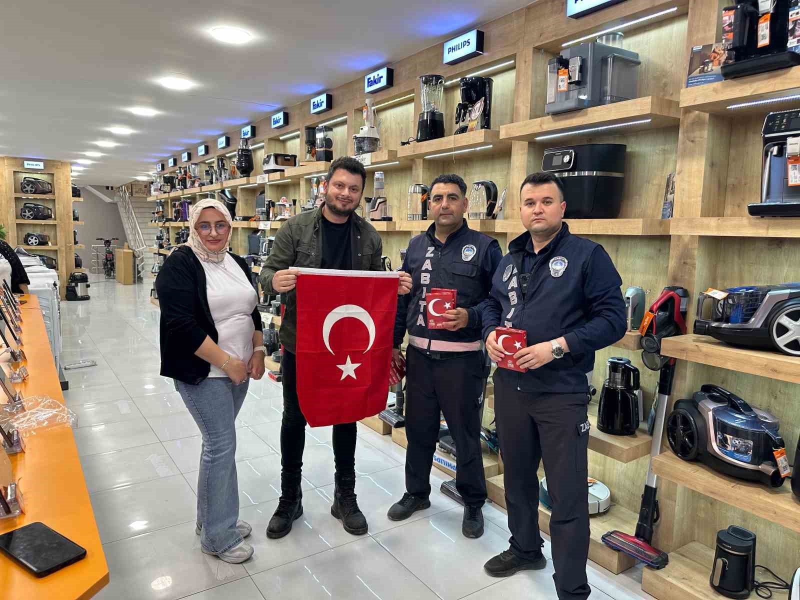 Turgutlu’da denetim minik zabıtalara emanet
