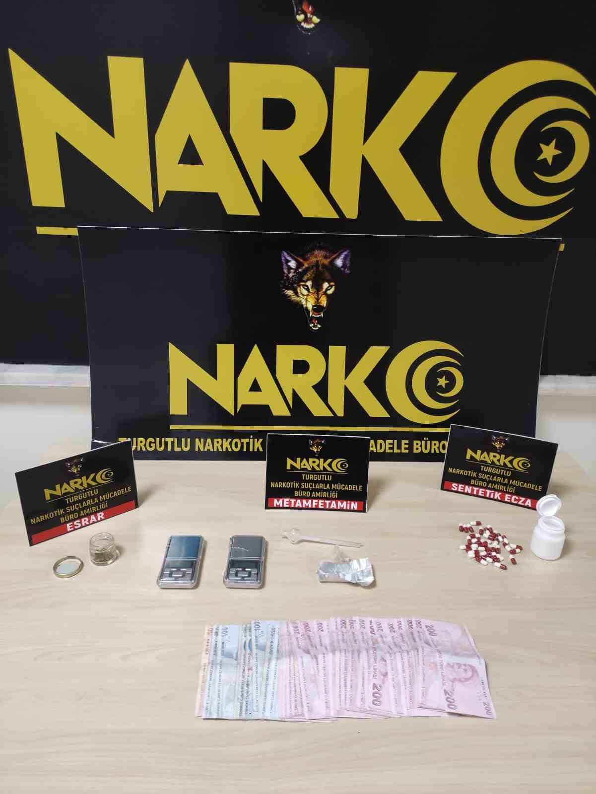 Turgutlu’da emniyetin sokak çalışmalarında 2 torbacı yakalandı
