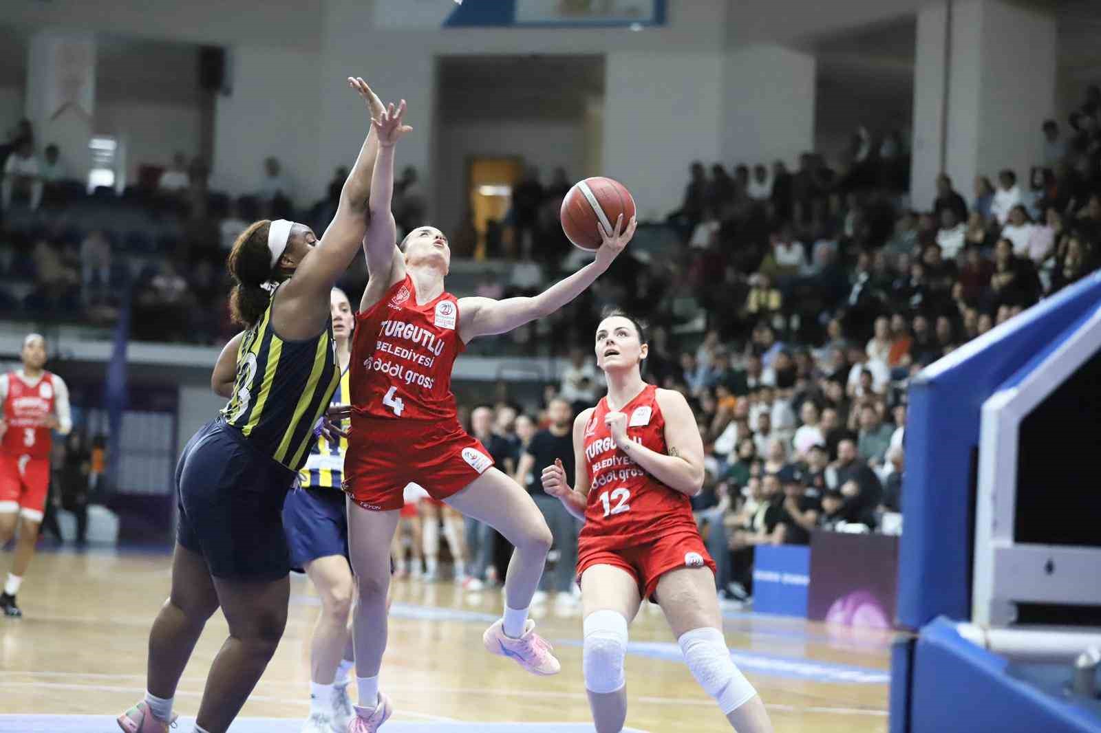 Turgutlu’nun perilerinden Play-Off’a muhteşem başlangıç
