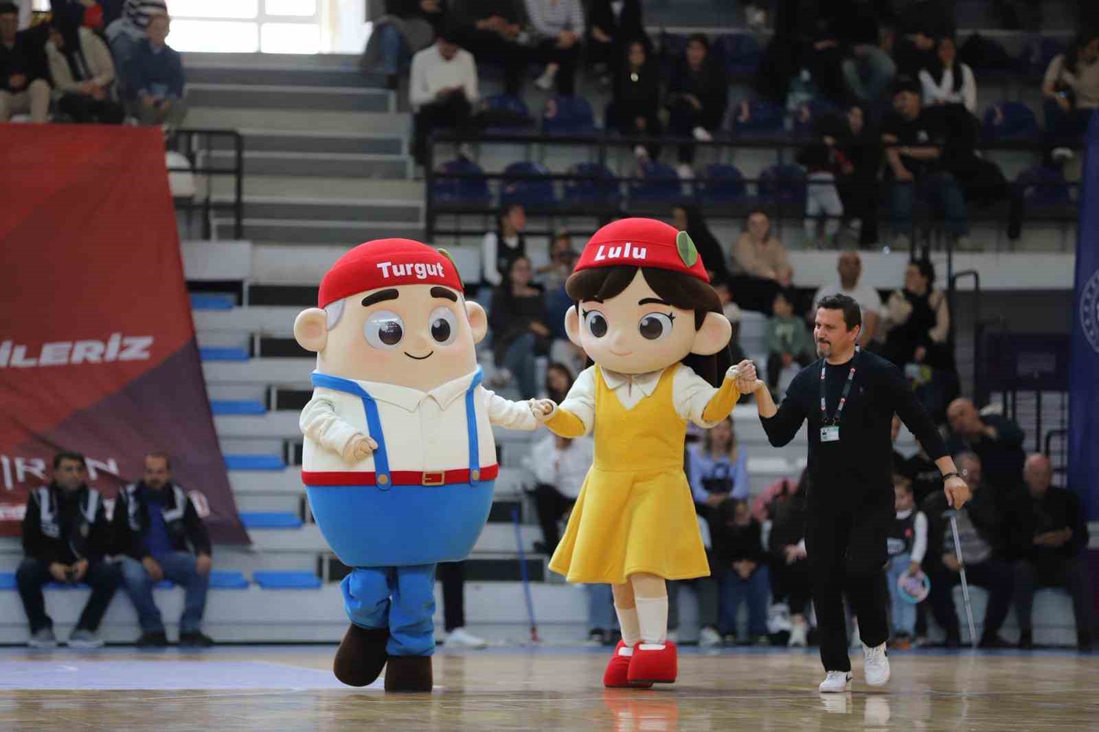 Turgutlu’nun perilerinin hedefi süper lig
